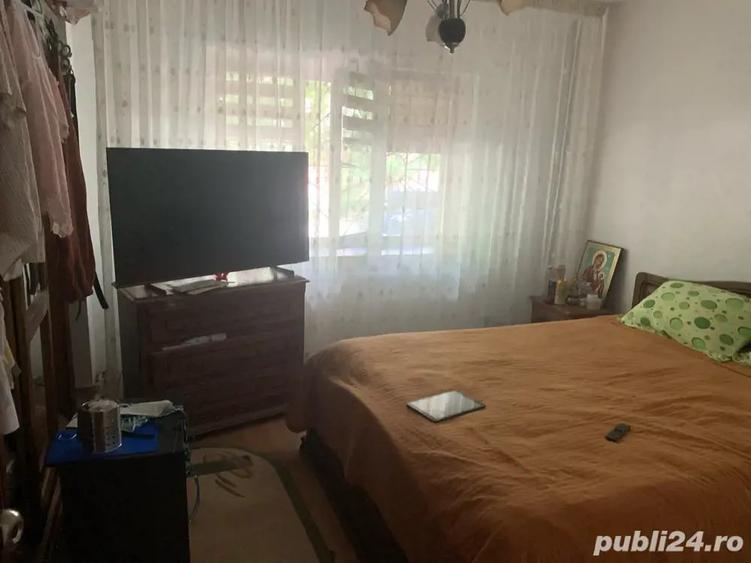 Apartament cu 4 camere decomandat în Brazda lui Novac