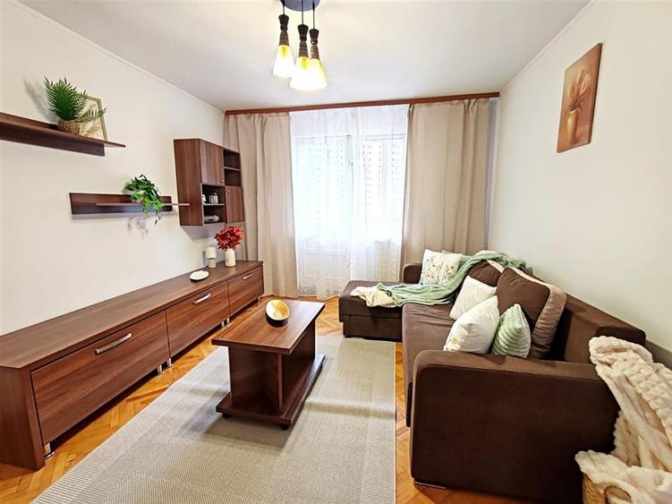 Apartament cu 2 camere semidecomandat, mobilat în Scriitorilor