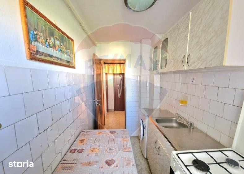 Apartament cu 3 camere decomandat în Republicii