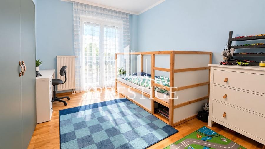 Apartament cu 4 camere decomandat, mobilat în Central