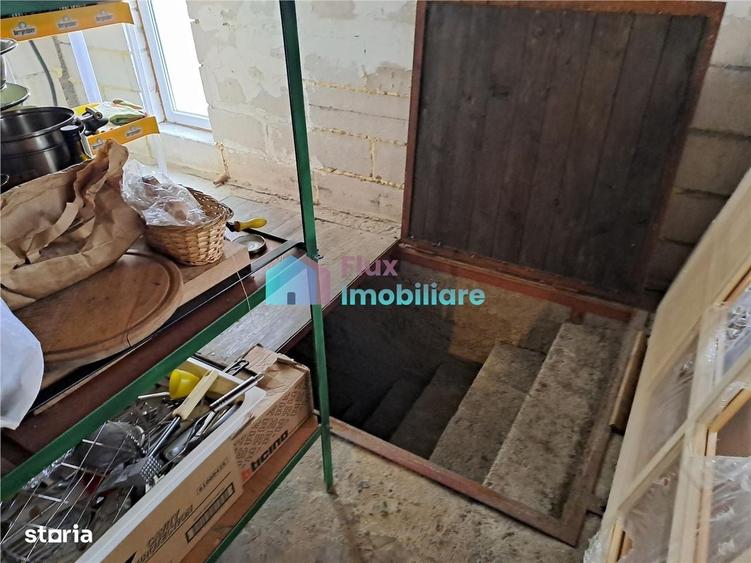 Casă cu 4 camere în Cornu Luncii