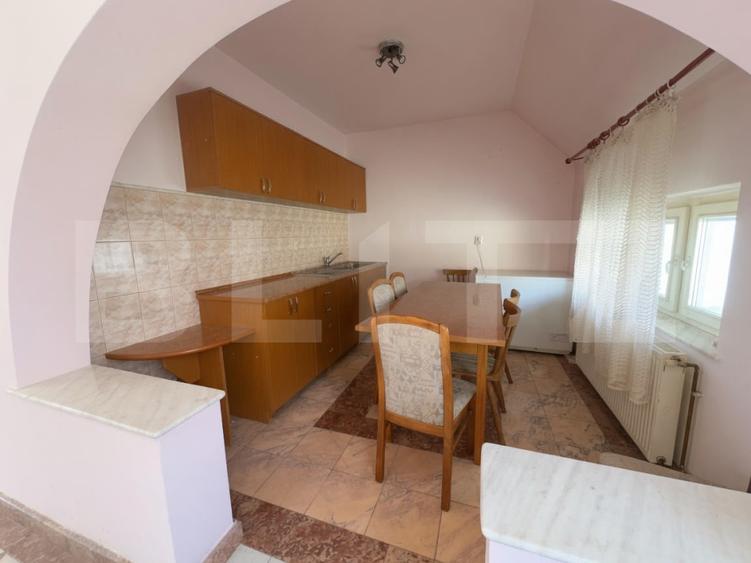 Casă individuală cu 12 camere cu Canalizare în Rapoltu Mare