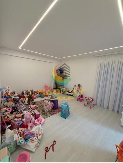 Penthouse cu 3 camere decomandat, mobilat în Theodor Pallady