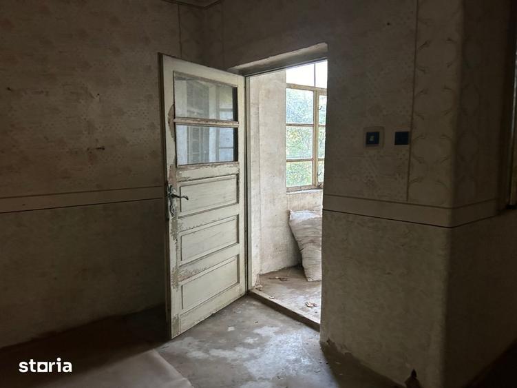Casă cu 3 camere cu Teren 1200 Mp în Borș