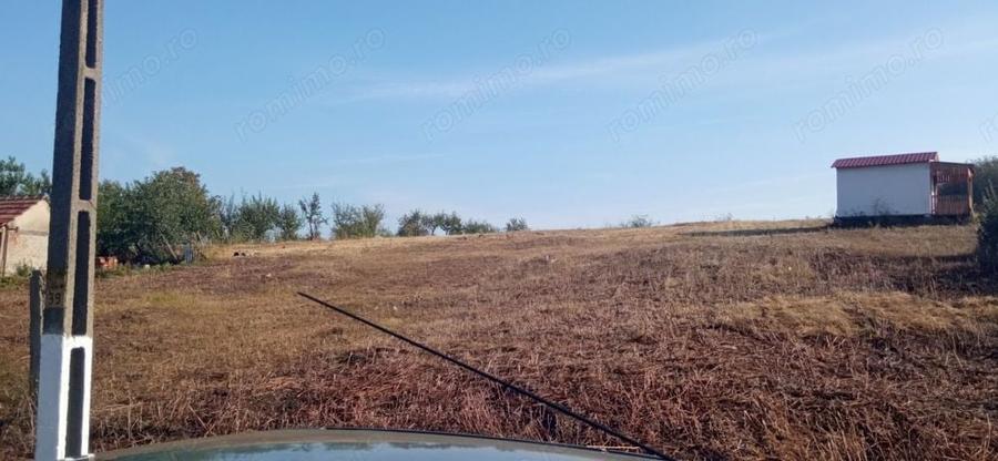 Teren de 2600 mp, în Silagiu