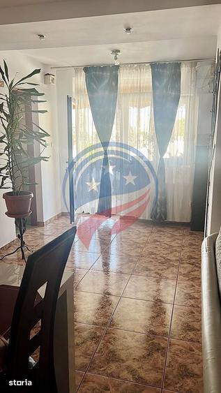 Apartament cu 3 camere în Craiovița Nouă