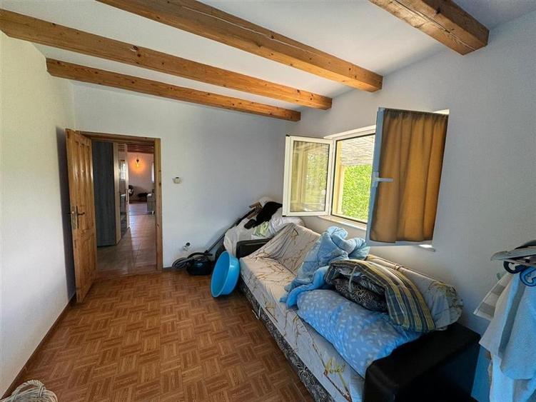 Casă individuală cu 3 camere cu Teren 1020 Mp în Vadu Roșca