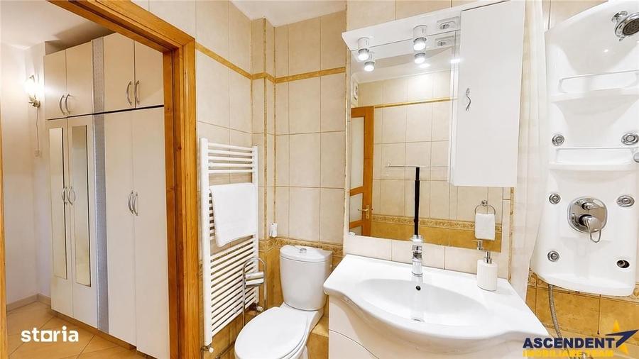 Apartament cu 3 camere decomandat în 13 Decembrie