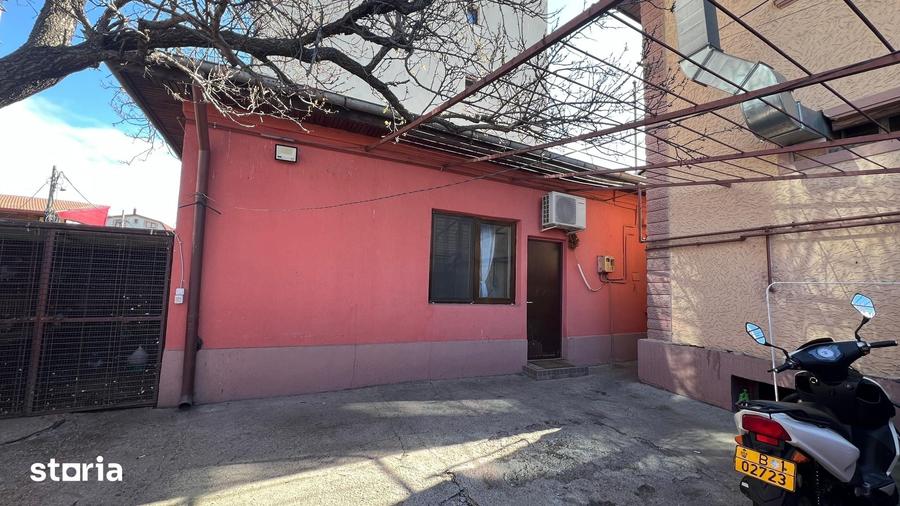 Casă cu 5 camere cu Teren 260 Mp în Tei