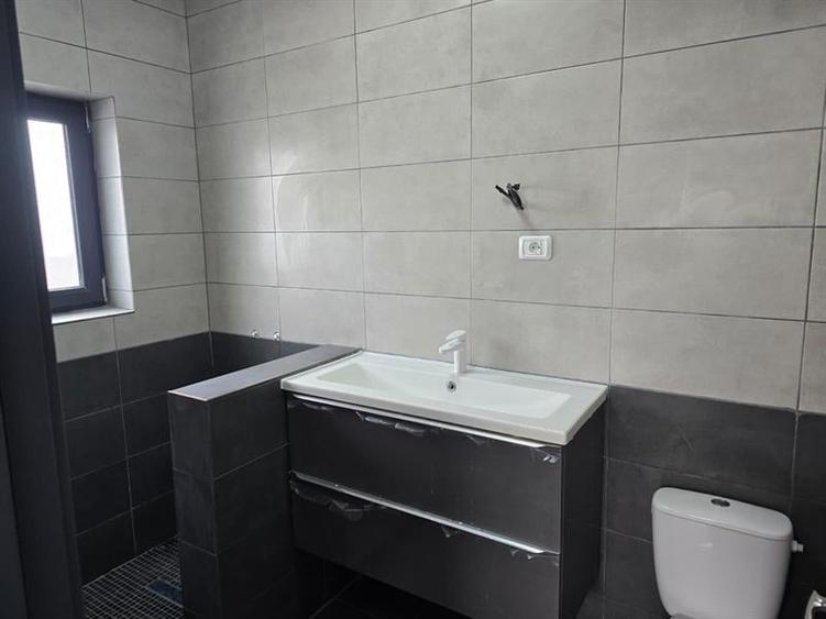 Casă individuală cu 4 camere cu Teren 580 Mp în Ișalnița