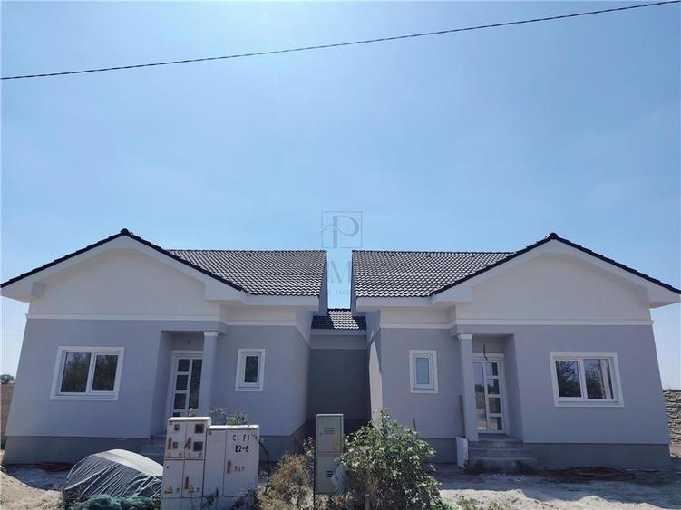 Duplex cu 3 camere cu Canalizare în Moșnița Nouă