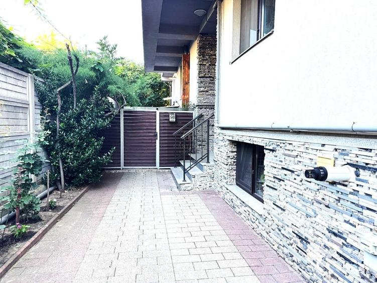 Apartament cu 3 camere decomandat în Unirii