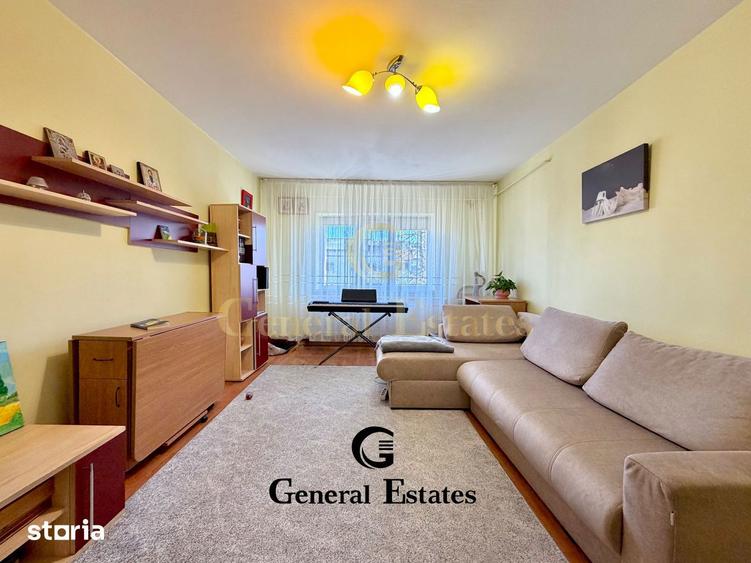 Apartament cu 3 camere decomandat în Nicolina