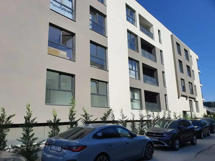 Apartament cu 2 camere decomandat în Titan