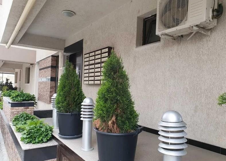Apartament cu 2 camere semidecomandat, mobilat în Dămăroaia