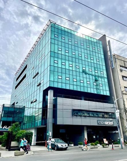 Birou, de 5,200 mp, în P-ța Romană