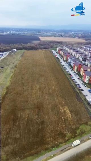 Teren agricol intravilan de 21700 mp, în Sânpetru