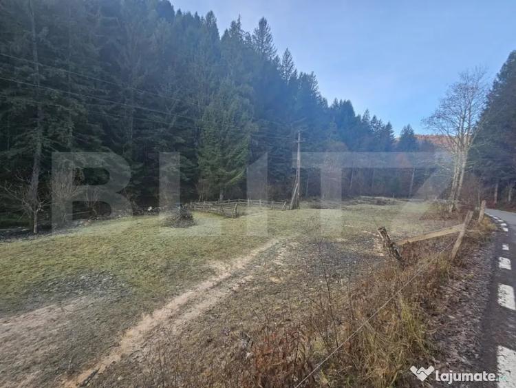 Teren de 2000 mp, în Vadu Moților