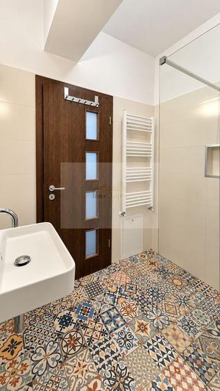 Apartament cu 3 camere semidecomandat, mobilat în Zorilor