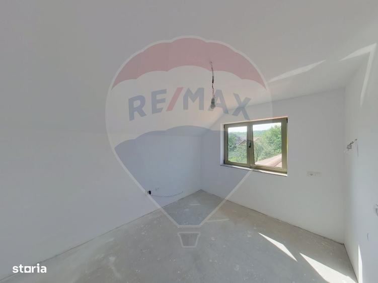 Casă cu 4 camere cu Teren 659 Mp în Câmpulung la Tisa