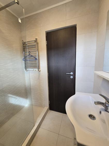Apartament cu 2 camere semidecomandat, mobilat în Primo