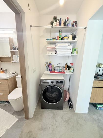 Apartament cu 2 camere semidecomandat, mobilat în Central
