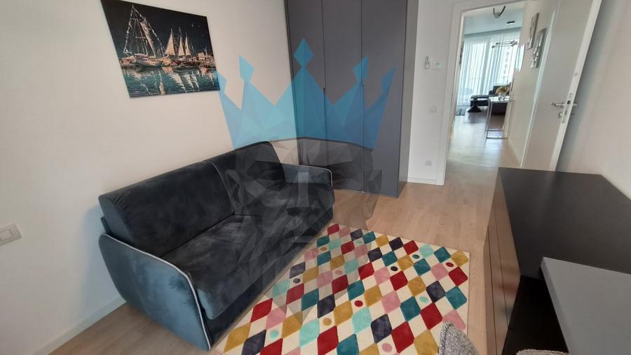 Apartament cu 3 camere semidecomandat, mobilat în Băneasa