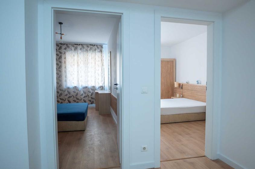 Apartament cu 3 camere decomandat în Runcu