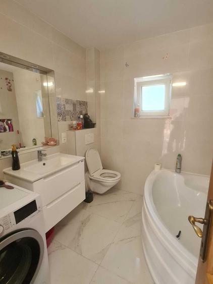 Casă cu 4 camere cu Teren 1900 Mp în Central