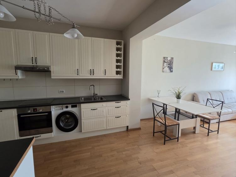 Apartament cu 2 camere semidecomandat, mobilat în Băneasa