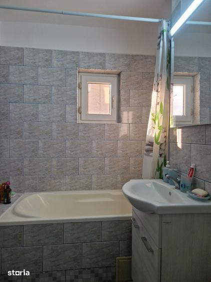 Apartament cu 3 camere decomandat în Peneș Curcanul