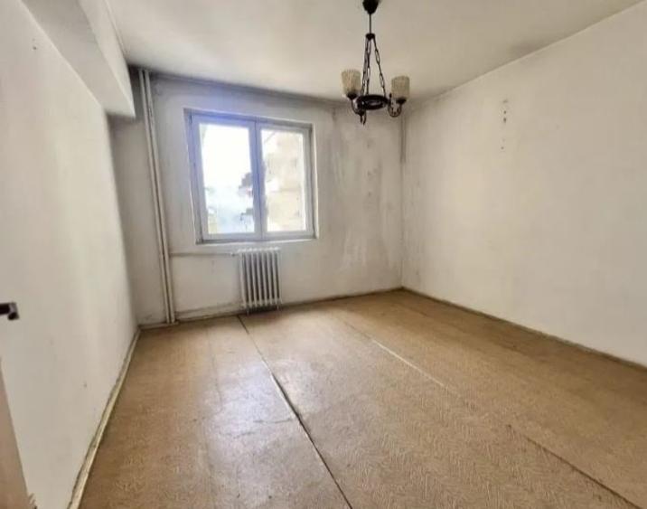 Apartament cu 3 camere decomandat, mobilat în Pantelimon