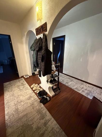 Apartament cu 4 camere decomandat în Soarelui