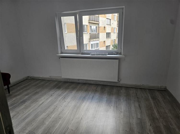 Apartament cu 2 camere semidecomandat în Lenin