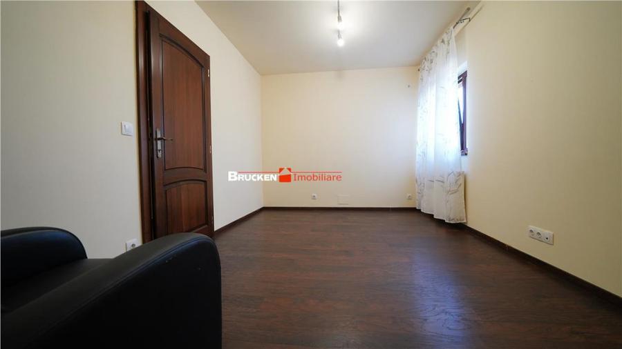 Apartament cu 3 camere decomandat în Ultracentral