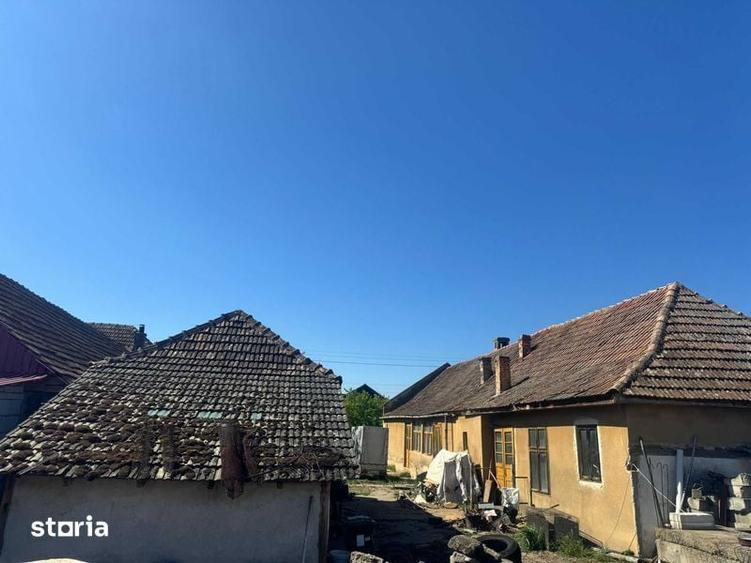 Casă cu 4 camere cu Teren 1536 Mp în Variaș