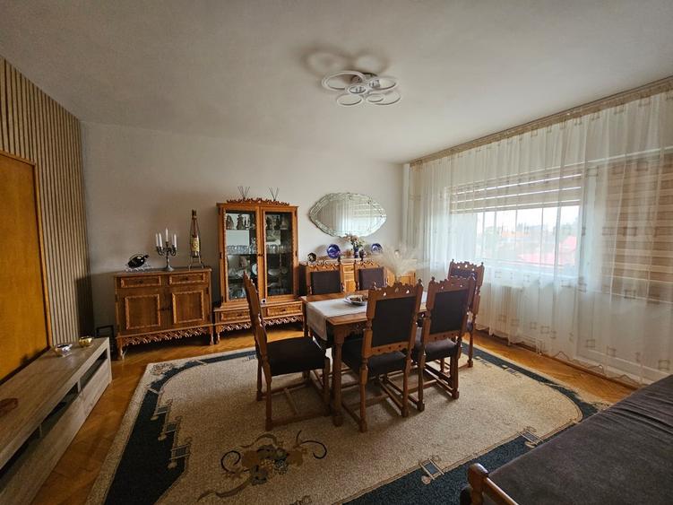 Apartament cu 3 camere decomandat, mobilat în Șagului