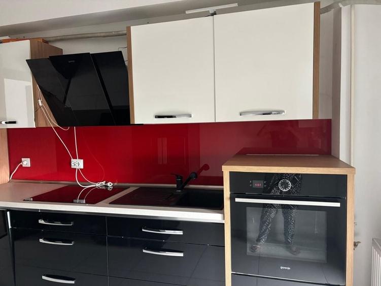 Apartament cu 3 camere decomandat în Lacu