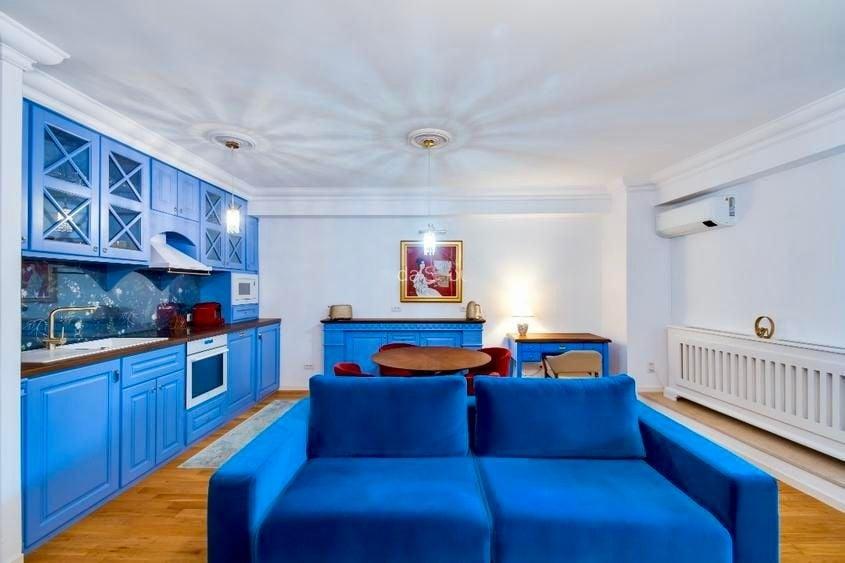 Apartament LUX ultracentral | 79 mp + terasă 50 mp | Saună proprie | Parcare sub - 9
