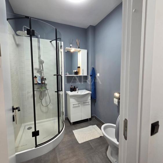 Apartament cu 3 camere semidecomandat, mobilat în Baciu