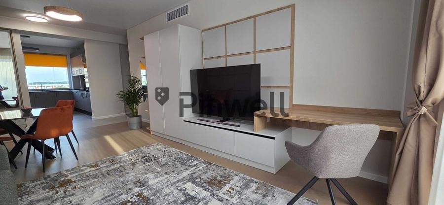 Apartament cu 3 camere decomandat, mobilat în Central
