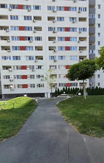 Apartament cu 2 camere semidecomandat în Militari