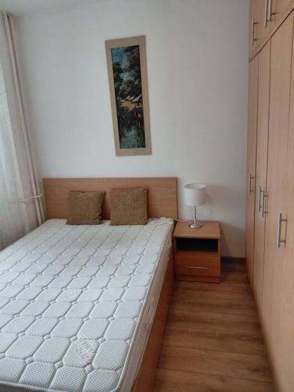Apartament cu 3 camere decomandat, mobilat în Nerva Traian