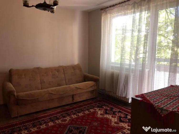 Chirie ULTRACENTRAL apartament 2 camere,et.II,proaspat zugravit,semimobilat - 1
