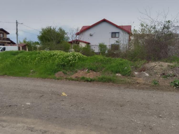 Teren intravilan de 2000 mp, în Central