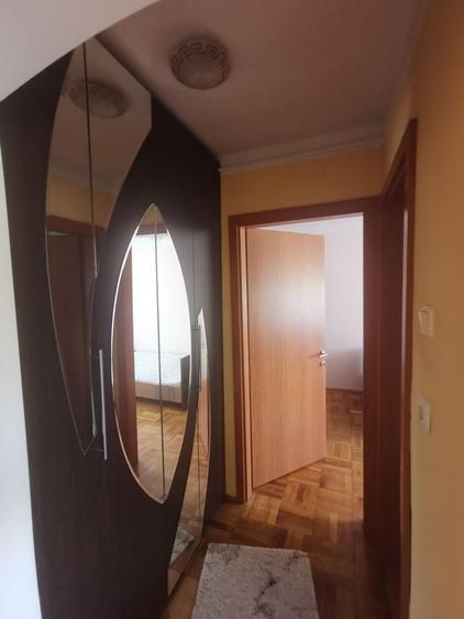 Apartament cu 2 camere semidecomandat în Podgoria