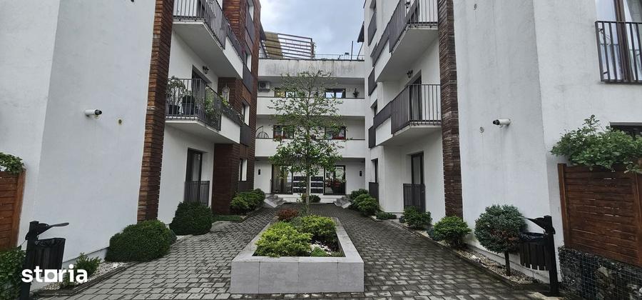 Apartament cu 3 camere semidecomandat în Central