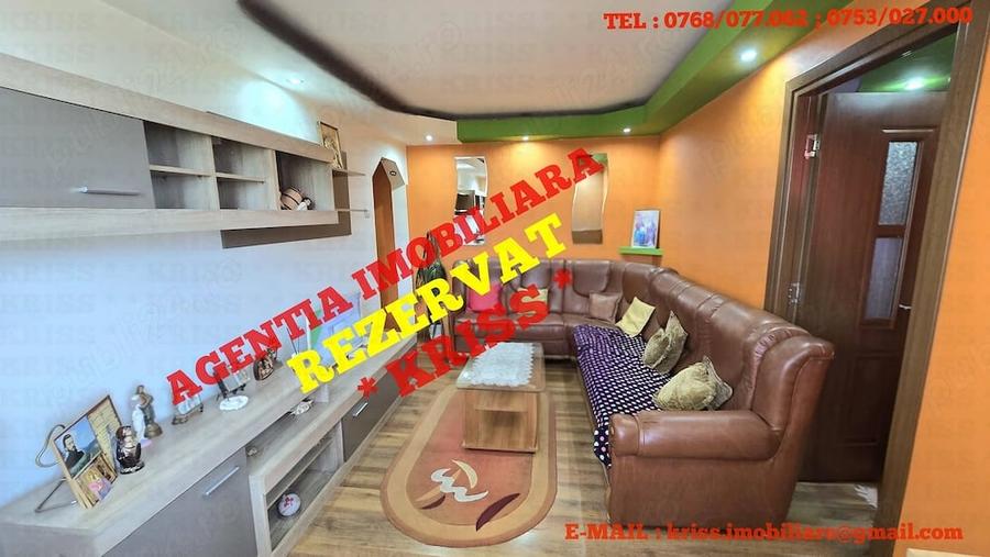 Apartament cu 2 camere semidecomandat în Craiovei