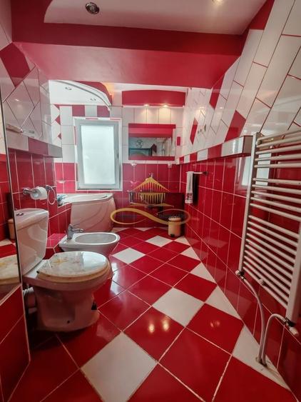 Apartament cu 3 camere decomandat, mobilat în Central