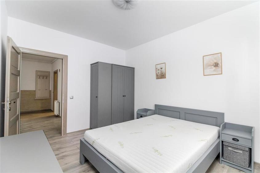 Apartament cu 2 camere semidecomandat, mobilat în Borhanci